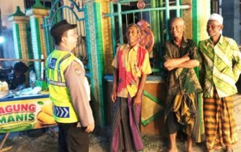 Jangan Asal Unggah, Bhabinkamtibmas Kanor Bojonegoro Himbau Ibu-Ibu Cermat Gunakan Medsos