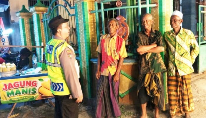 Jangan Asal Unggah, Bhabinkamtibmas Kanor Bojonegoro Himbau Ibu-Ibu Cermat Gunakan Medsos