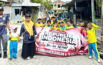 Semarak HUT RI, SDN 01 Tambakmenjangan Sarirejo Lamongan Gelar Jalan Sehat