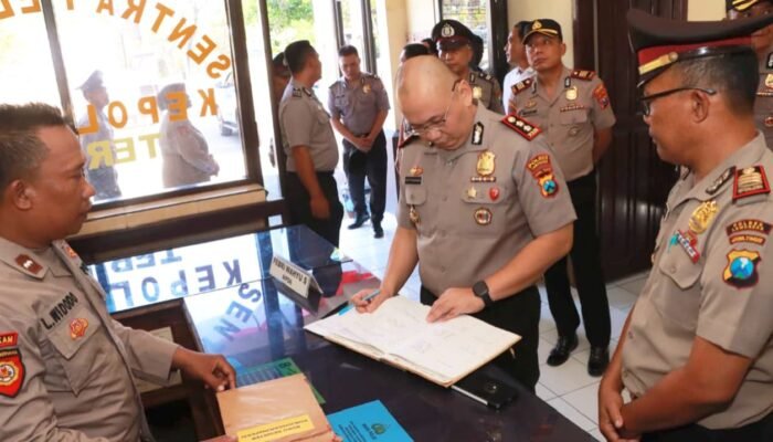 Cek Polsek Pucuk, Kapolres Lamongan Tekankan Layanan 110