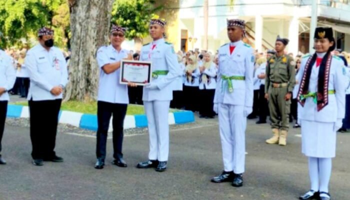 Banggakan Bojonegoro, 3 Siswa Diguyur Penghargaan Paskibraka