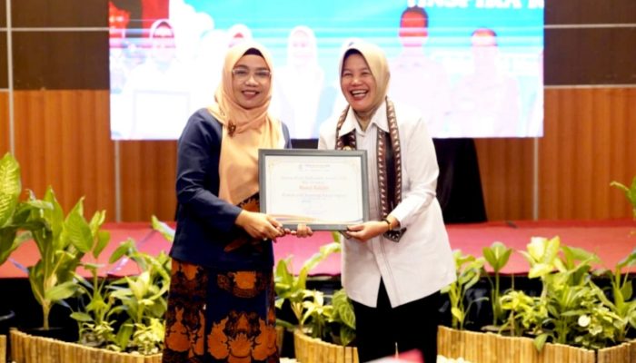 Satu Tahun Inspira Risbo Bojonegoro, Nurul Azizah Dapat Penghargaan Bergengsi