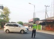 Pagi-Pagi Polisi Turun ke Jalan, Ini yang Dilakukan Polsek Sukosewu Bojonegoro