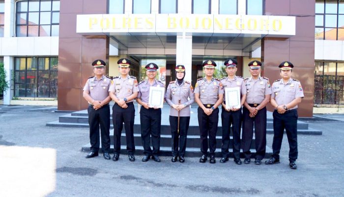 Tanggap Laporan Warga, Dua Polisi Bojonegoro Diganjar Penghargaan