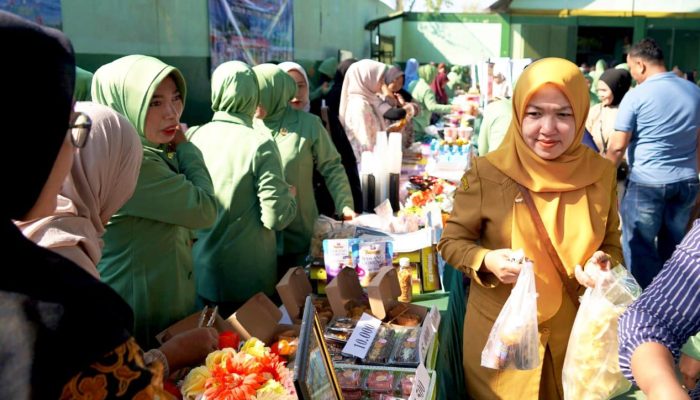 Sembako Murah Serbu Kodim Bojonegoro, Warga Langsung Berburu