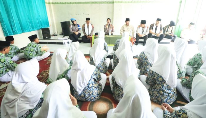 Kapolres Bojonegoro Blusukan ke Ponpes, Soroti Bahaya Kenakalan Remaja