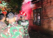 Rumah Warga di Dander Bojonegoro Terbakar, Yonif TP 885 dan Damkar Turun Tangan