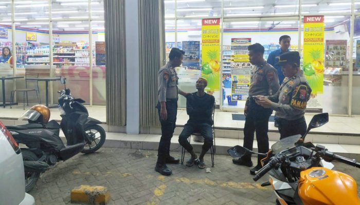 Laporan 110 Ditindaklanjuti, Pria yang Resahkan Pengunjung Toko di Lamongan Diamankan