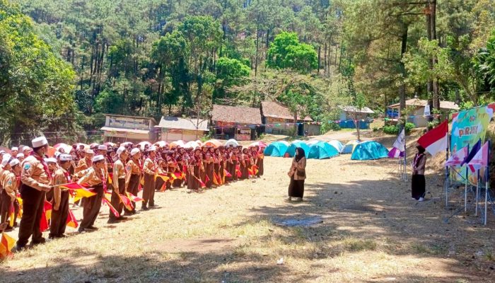 Santri MI Al Fithrah Belajar Semaphore hingga Pionering di Perjusa Mojokerto