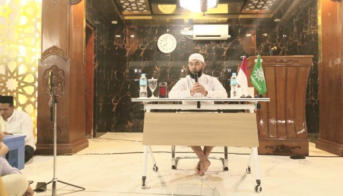 Ustaz Rifky Bahas Tauhid hingga Fanatisme di Hadapan Ribuan Jamaah Kedungadem Bojonegoro