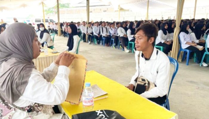 Ribuan Orang Berebut Kerja di Pabrik Sepatu Bojonegoro, Ini Hasilnya