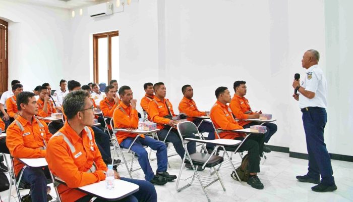 Cegah Kecelakaan di Perlintasan, KAI Daop 7 Madiun Gembleng 32 Petugas