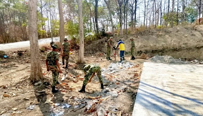 Bojonegoro Targetkan 500 Pohon, TNI dan DLH Kompak Hijaukan Daerah