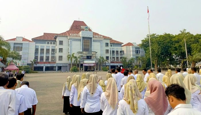Hari Sumpah Pemuda di Gresik, Tiga ASN Terima Satyalancana