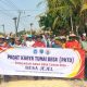 Babinsa dan Warga Jejel Lamongan Gotong Royong Benahi Jalan Berlubang