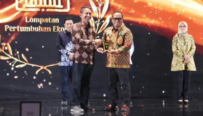 Ekonomi dan Beras Jadi Andalan, Bojonegoro Sabet Dua Penghargaan Wilwatikta 2026