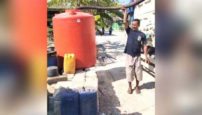 12 Hari Berbagi, CV Dimas Jaya Group Salurkan 108 Ribu Liter Air Bersih ke Warga Bojonegoro